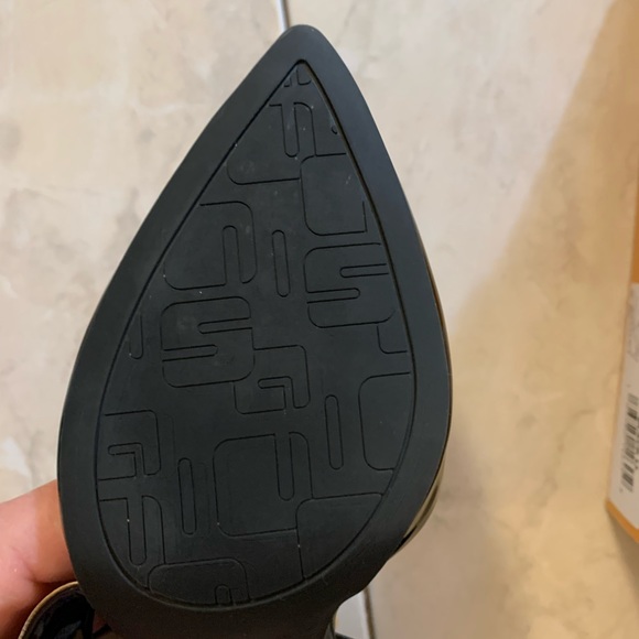 Unisa heels - Picture 7 of 15